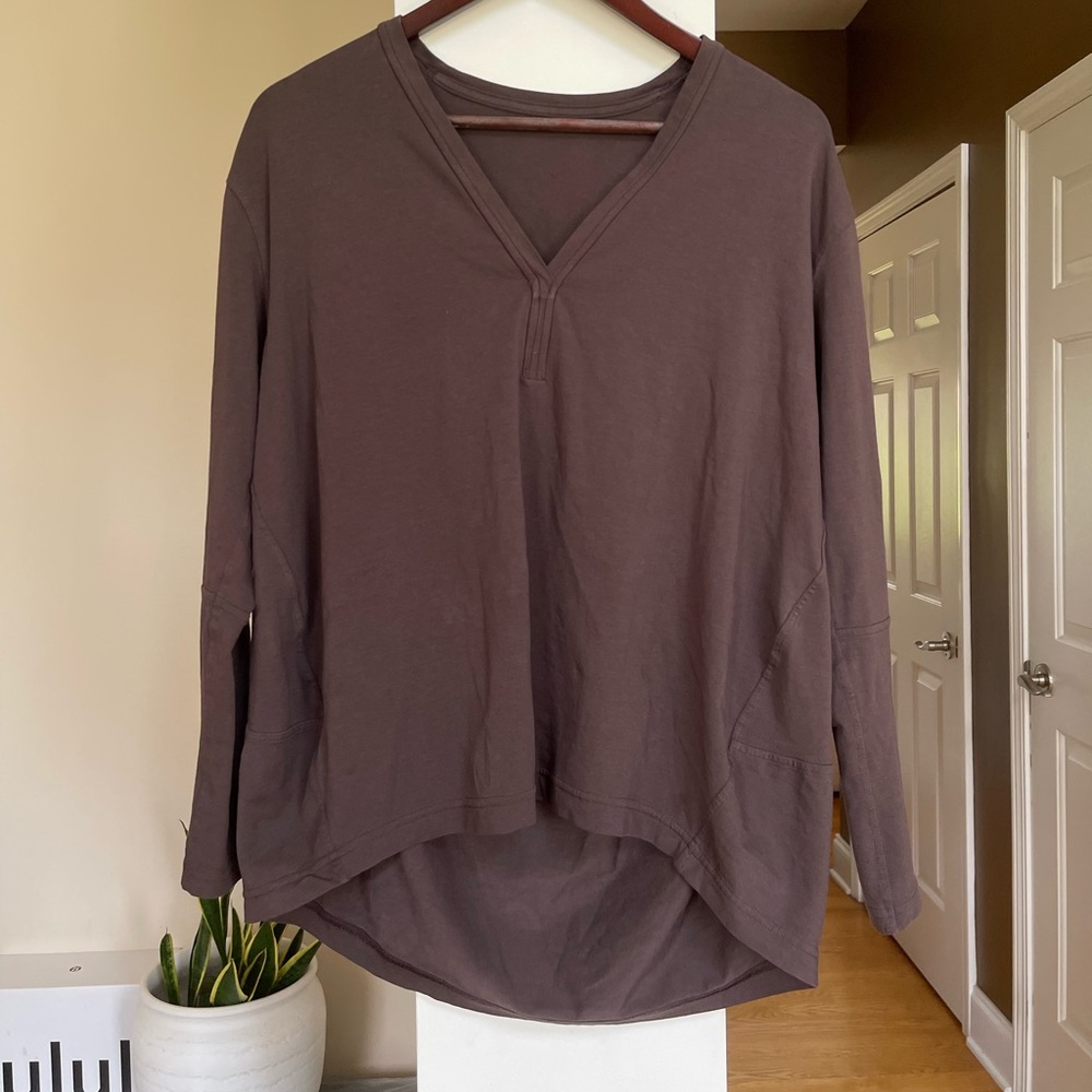 Sz 8 Lululemon Back In Action V-Neck Long-Sleeve Shirt